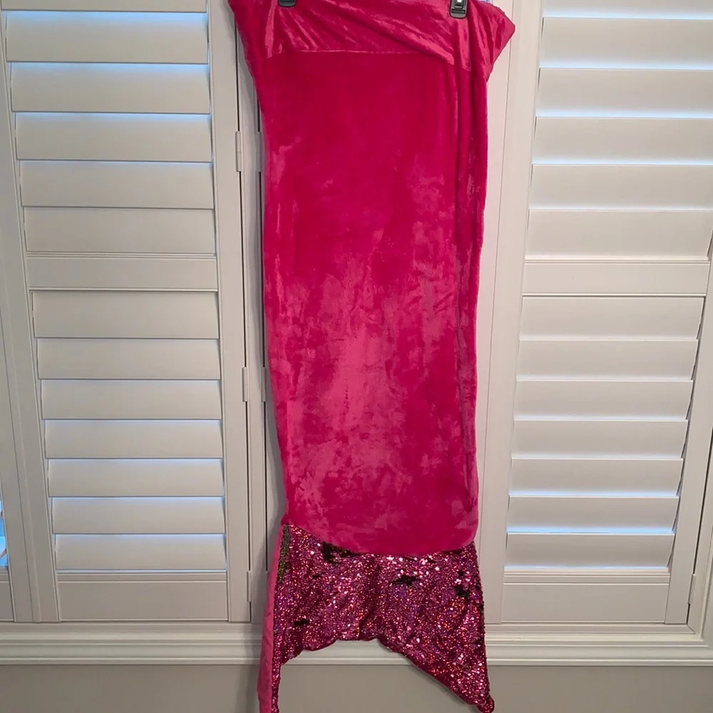 Mermaid tail blanket pink sequin